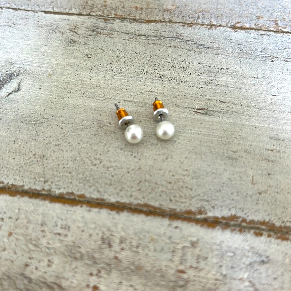 Pearl stud earrings